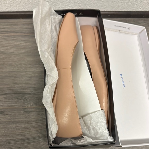 Nine West Women's Speakup Almond Toe Slip-On Flats (WIDE) - Picture 2 of 8